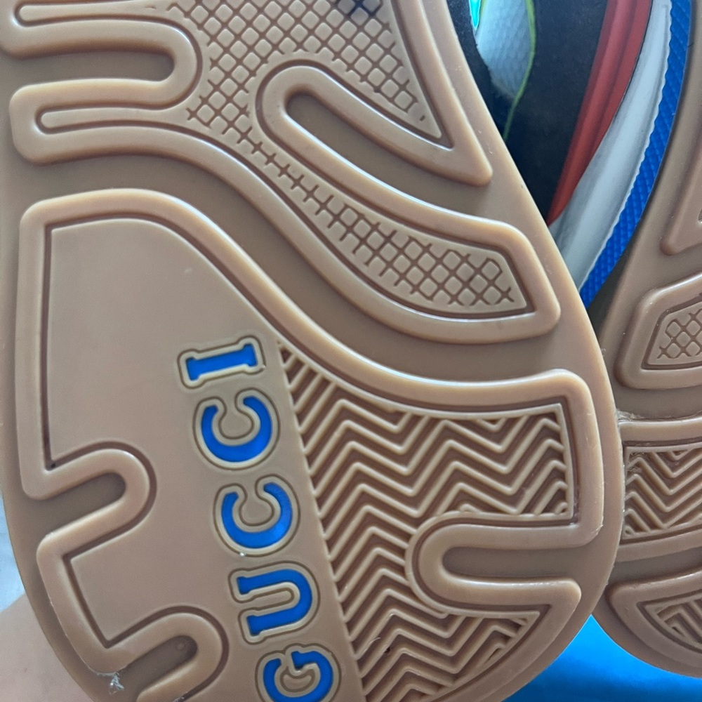 Gucci sports shoes for men and women one time worn , very comfortable ! - Picture 7 of 9